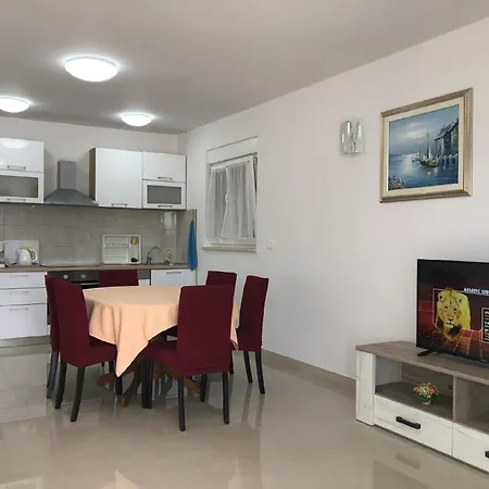 Holiday home In Mit Grosser Terrasse Medulin